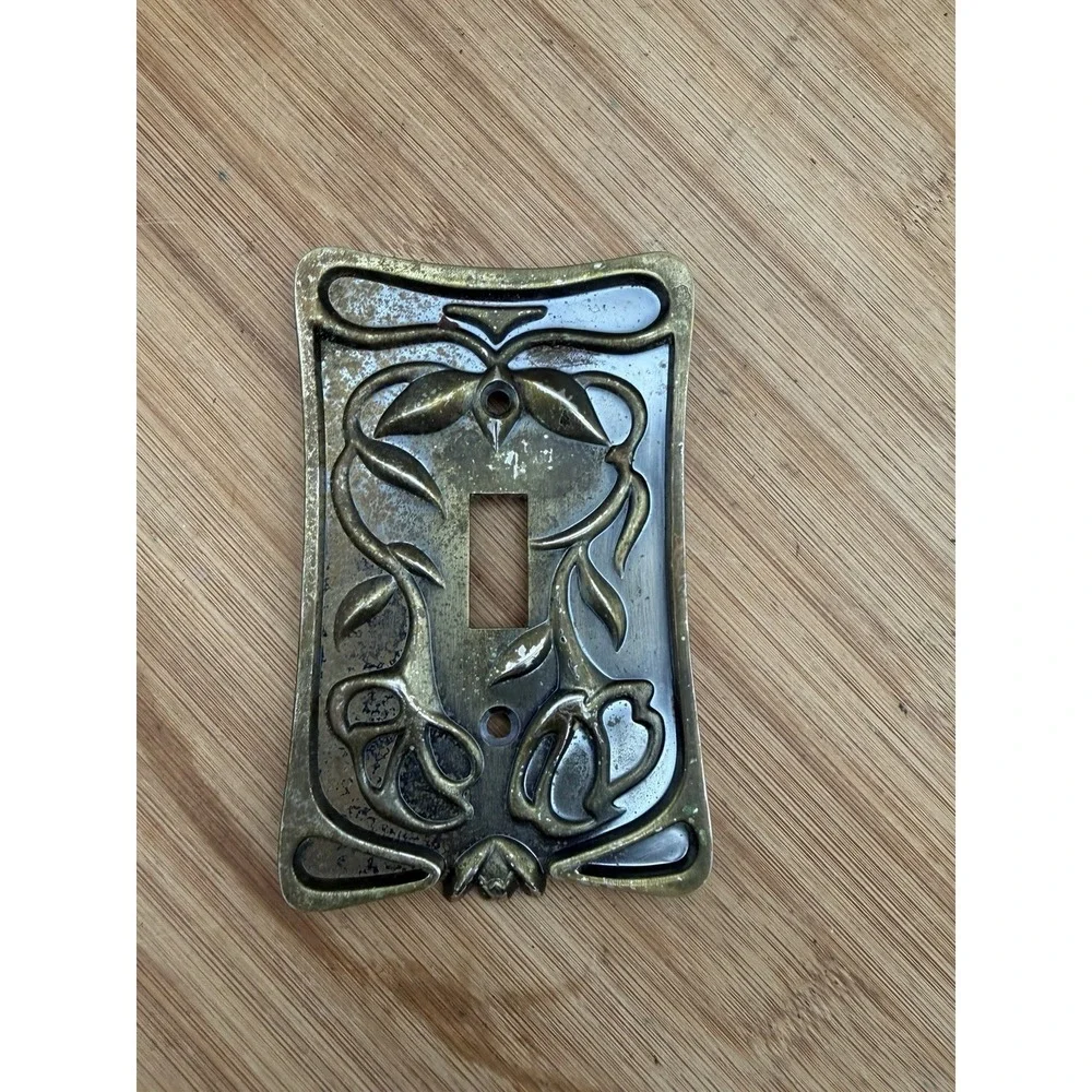 Vintage GE Cast Metal Art Nouveau Ligtht plate cover brass